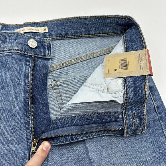 Levi's High Waisted Mom Jeans Women's Size 31x27 Distressed Denim Blue Jeans NWT - Picture 5 of 8